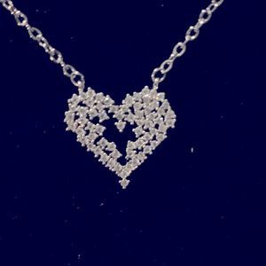 Beautiful heart necklace with czs sterling silver.